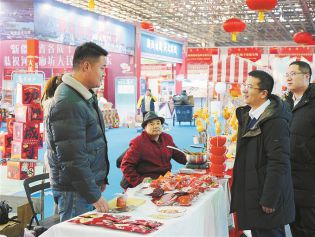 新春走基层 | 走访“年货节”