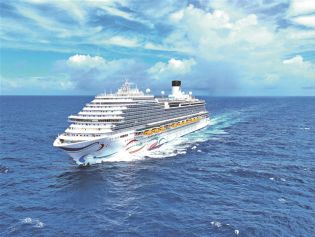 中国船：劈波斩浪 向海图强