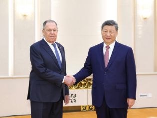 习近平会见俄罗斯外长拉夫罗夫