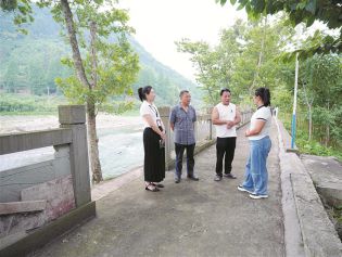 一线见闻丨村里来了个年轻人