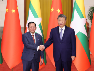 习近平同缅甸总统敏昂莱会谈